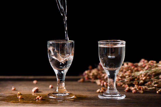 男子邀請鄰居到家“喝早酒”后心梗死亡 家屬向鄰居索賠30余萬 一審被駁回:揭陽市時珍堂商貿(mào)有限公司 南山花農(nóng)